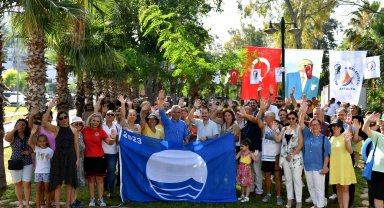 Muratpaşa'nın tüm plajları mavi bayraklı