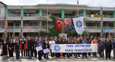 Öğretmenlerden şiddete karşı eylem