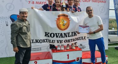 Şampiyon bisiklet takımına meşaleli karşılama