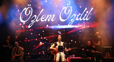 Serik'te Özlem Özdil ile 19 Mayıs coşkusu