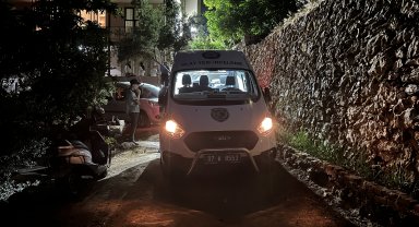 Yakınlarının haber alamadığı çift, evlerinde ölü bulundu