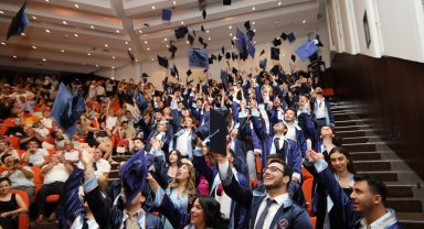 116 diş hekimi yemin ederek mezun oldu