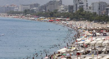 Bayramda 10 milyon kişiden 100 milyar TL'lik turizm ekonomisi
