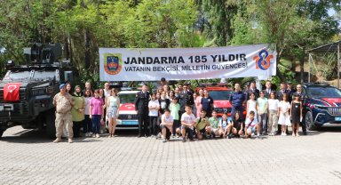 Jandarmadan çocuklara 185'inci yıl hediyesi