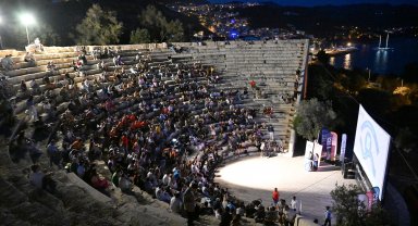 Kaş'ın 2 bin yıllık antik tiyatrosunda film festivali