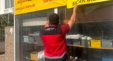Nalburda 'kıyma çekilir' afişi