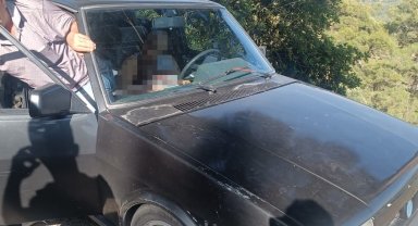 Tartıştığı oğlunu tabancayla öldürüp, ekipler gelene kadar başında bekledi