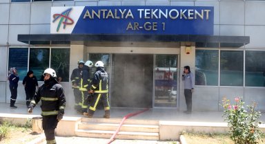 Teknokent AR-GE binasında çıkan yangın söndürüldü