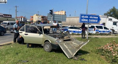 TIR ile otomobil çarpıştı: 2 yaralı