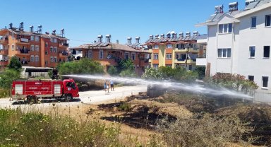 Arazideki yangın büyümeden söndürüldü