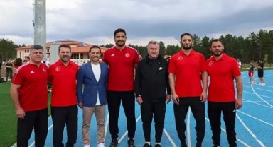 Bakan Bak olimpiyatlara hazırlanan sporcuları ziyaret etti