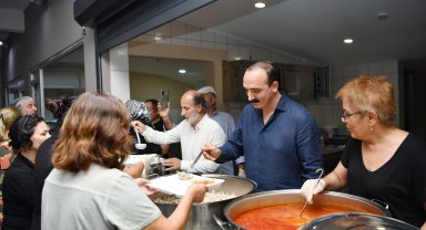 Başkan Kotan, oruç lokması dağıttı
