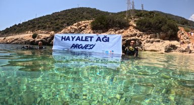 Batık Ada'da sualtı temizliği