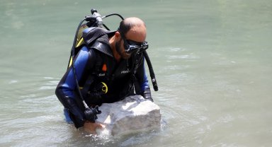 Binlerce yıllık kemer taşları, derede bulundu