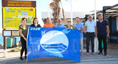 Boğaz Otel Plajı'nda mavi bayrak göndere çekildi