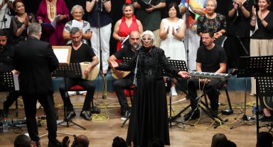 Konserle tazelendiler
