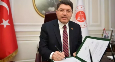 Mersin'de terör örgütü lehine slogan atan 9 kişi gözaltına alındı