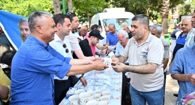 Muratpaşa'dan aşure ikramı