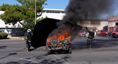 Antalya itfaiyesine elektrikli araç söndürme kiti