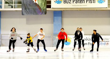 Buz pateni pistine büyük ilgi