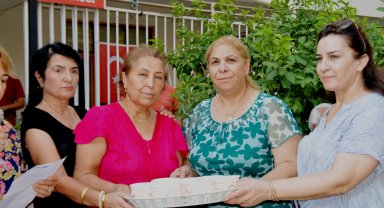 Çorumlular aşure ikram etti