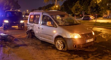 Ehliyetsiz sürücü otomobili hurdaya çevirdi