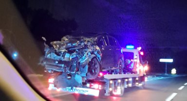 Kamyon ile otomobil çarpıştı: 1 ölü, 1 yaralı