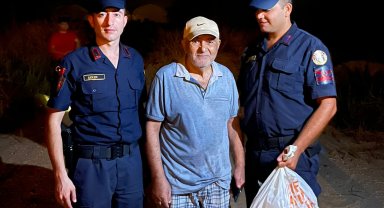Kaybolan Alzheimer hastası yaşlı adamı jandarma buldu