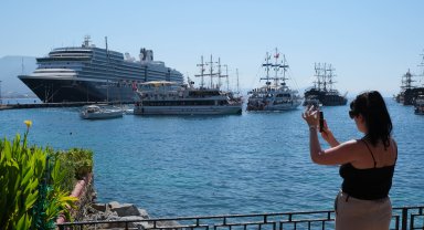 Kruvaziyerle 2199 turist Alanya'ya geldi