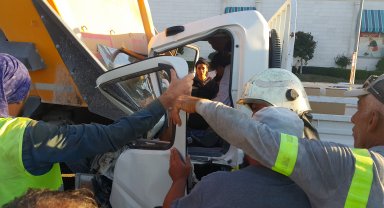 Manavgat'ta 5 araçlı zincirleme kaza: 2 yaralı