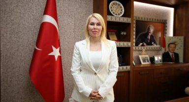 Rektörlüğünün ikinci dönemine alkışlarla başladı