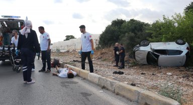 Takla atan otomobilde 2 yaralı