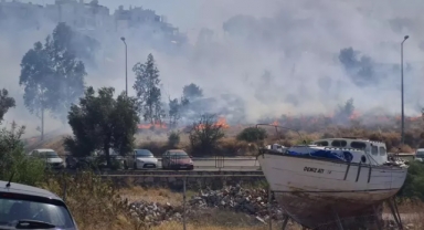 Vatandaşlar otomobili kurtarmak için seferber oldu