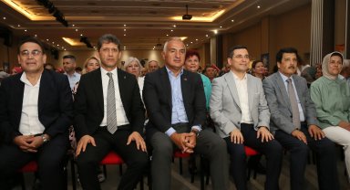 Ak Partililerden Böcek'e hizmet eleştirisi