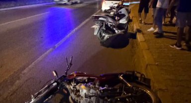 Alanya'da bariyere çarpan motosikletli öldü