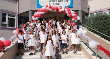 Kemer'de İlköğretim Haftası kutlandı