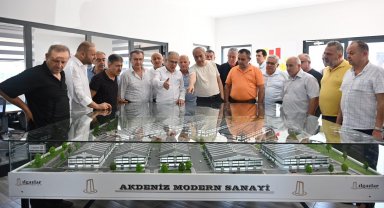 Kocagöz: Esnafımız baş tacımız