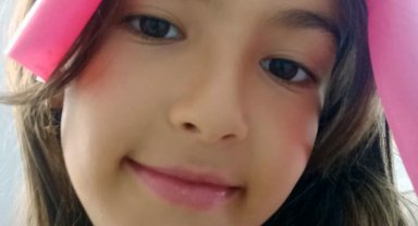 Sahilde tepecikten kayan kumun altında kalan Ezgi, hayatını kaybetti