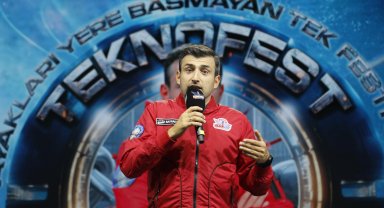 Selçuk Bayraktar: Dünya maalesef çok korkunç bir karanlığa doğru gidiyor
