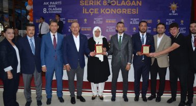 AK Parti Serik'te Söker başkan seçildi