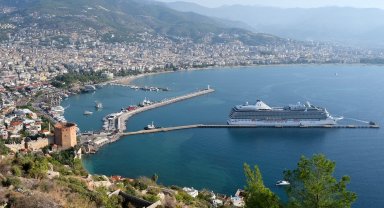 Alanya'ya kruvaziyerle 1209 turist geldi