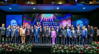 Antalya ekonomisinin öncüleri ödüllendirildi