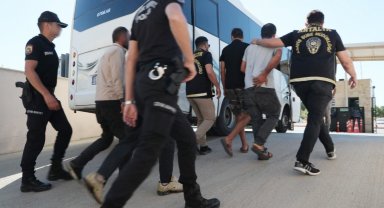 Antalya'da aranan 152 şüpheli yakalandı
