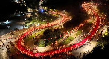 Antalya'da Cumhuriyet coşkusu geceye taştı