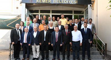 Başkan Böcek Kemer ve Kumluca'yı ziyaret etti
