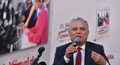 Başkan Uysal'ın kitabına yoğun ilgi