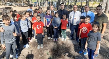 Cumhuriyet'in 101. yılı anısına fidan diktiler