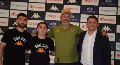 Doğukan Sinik: Bu kulüple Premier Lig'de mücadele etmek çok isterim