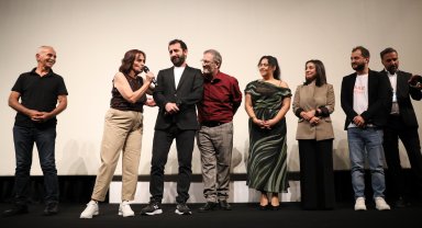 Hayatındaki kişileri anlattığı film, ayakta alkışlandı