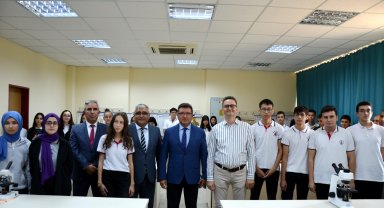 Lisenin yenilenen laboratuvarı açıldı